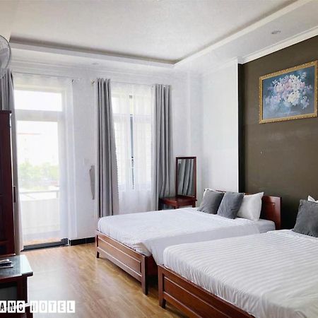 Khach San Minh Quang Hotel Phan Rang Buitenkant foto