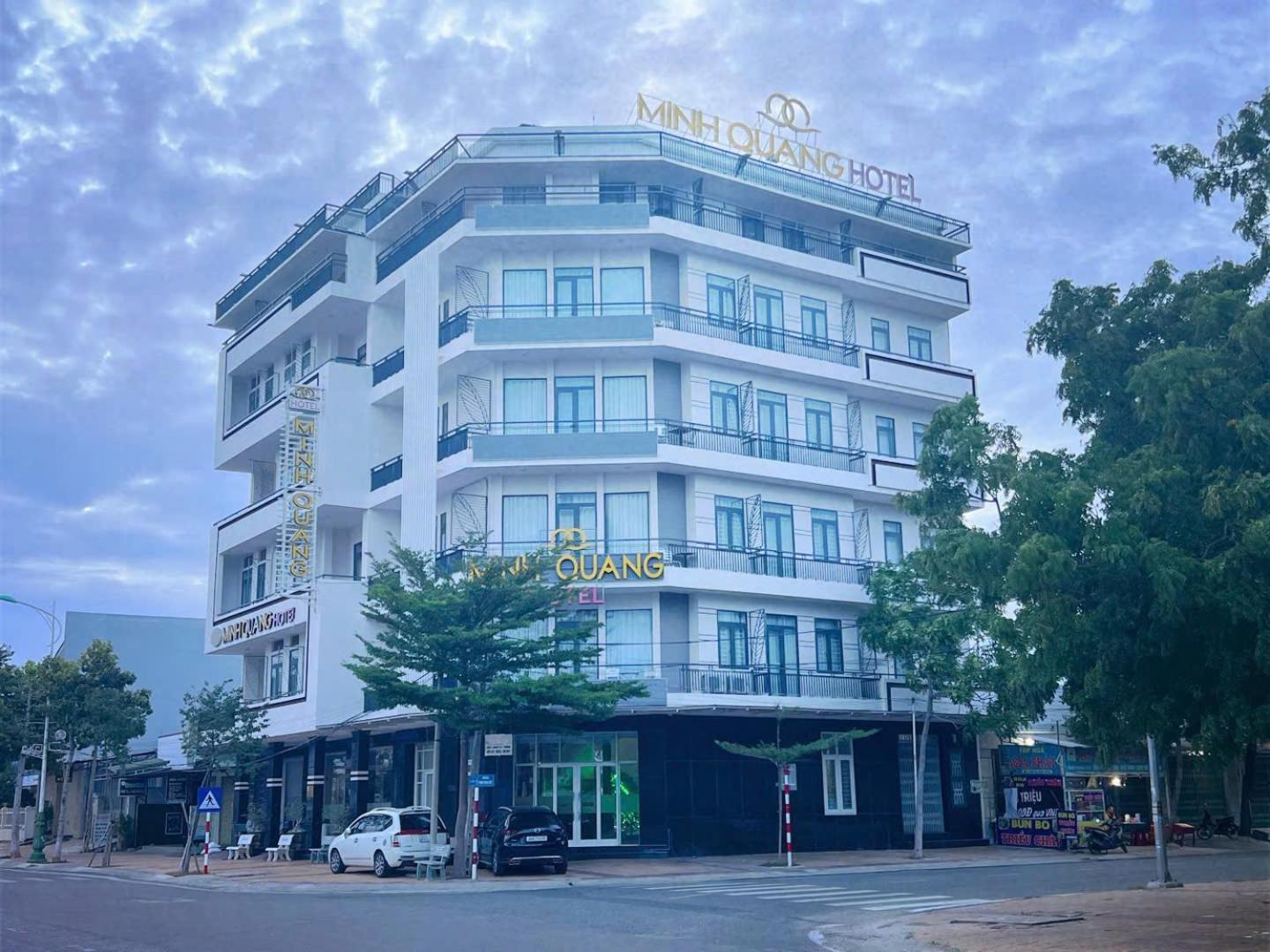 Khach San Minh Quang Hotel Phan Rang Buitenkant foto